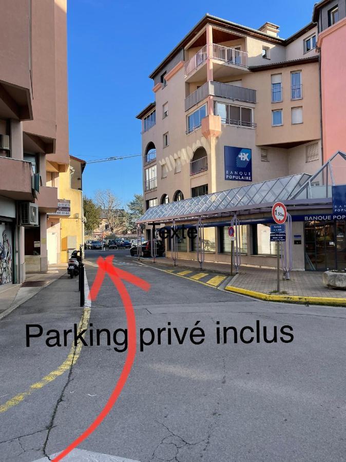 T2 Plein Centre Au 1Er Etage Avec Parking Prive Lägenhet Millau Exteriör bild