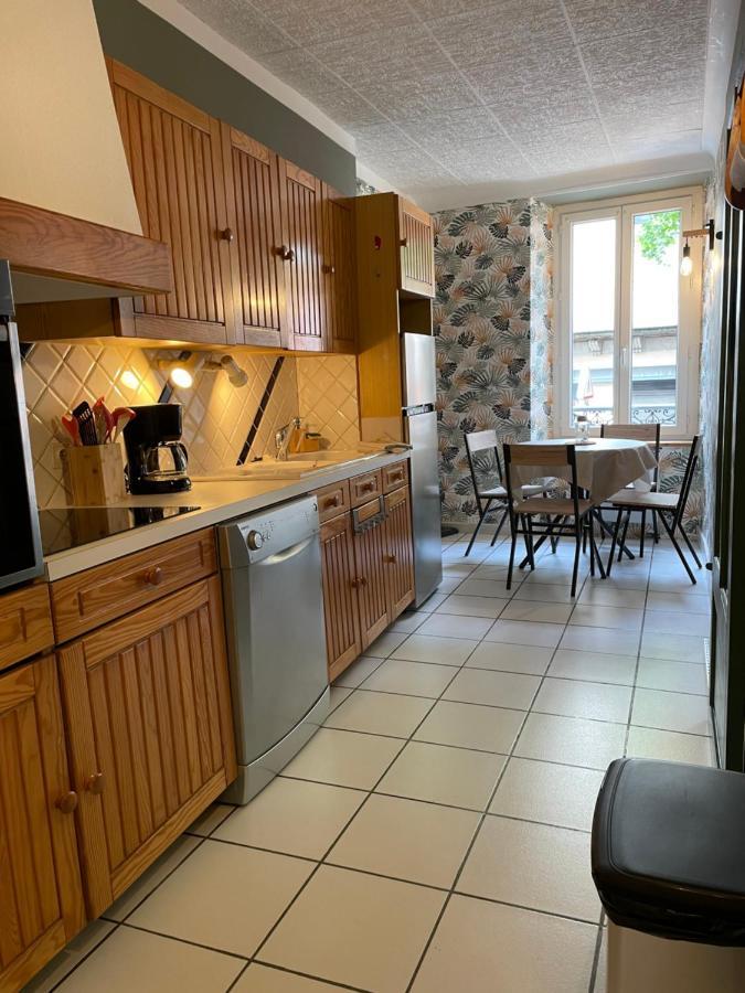 T2 Plein Centre Au 1Er Etage Avec Parking Prive Lägenhet Millau Exteriör bild