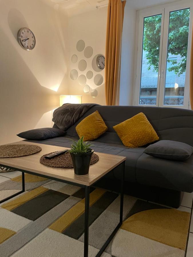 T2 Plein Centre Au 1Er Etage Avec Parking Prive Lägenhet Millau Exteriör bild