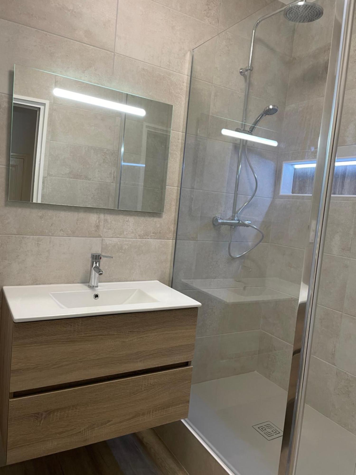 T2 Plein Centre Au 1Er Etage Avec Parking Prive Lägenhet Millau Exteriör bild